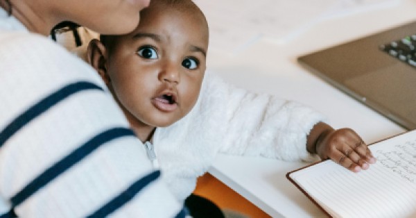 Using Floorbooks with Babies: Capturing the Earliest Voices in Learning