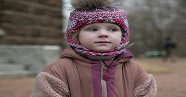 How To Encourage Children To Wear A Jumper Outside When It&#039;s Cold During Play